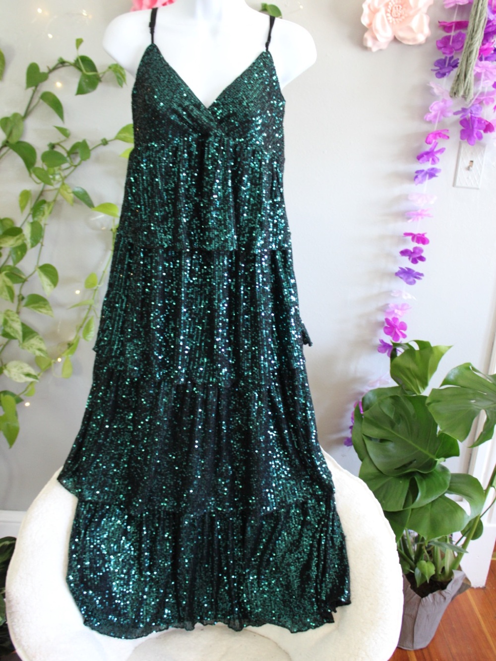Saylor Emerald Green Sequin Tiered Maxi Dress Size Small - Picture 3 of 12